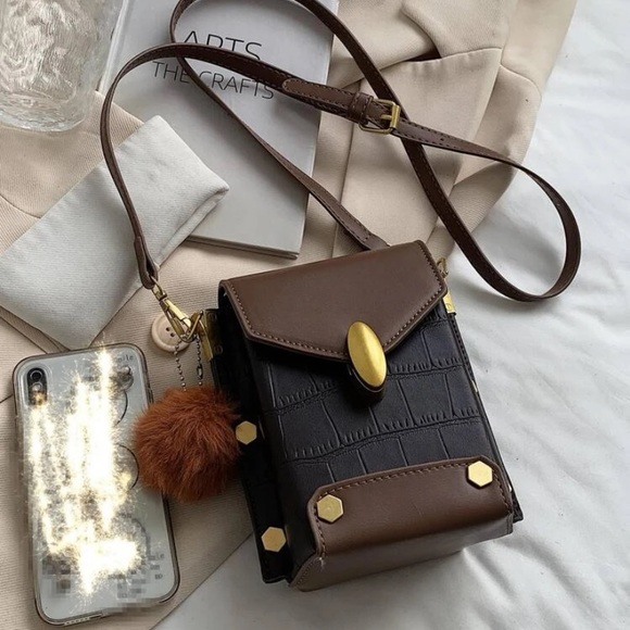 NEW INVENTORY 🔥Pom Pom Decor Croc Embossed Flap Box Bag🔥 - Picture 6 of 11